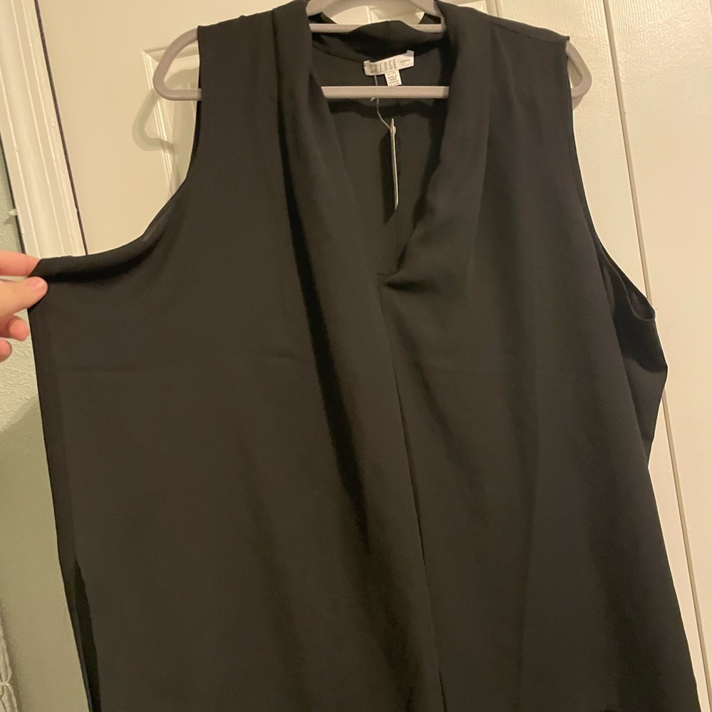 Black blouse no sleeves